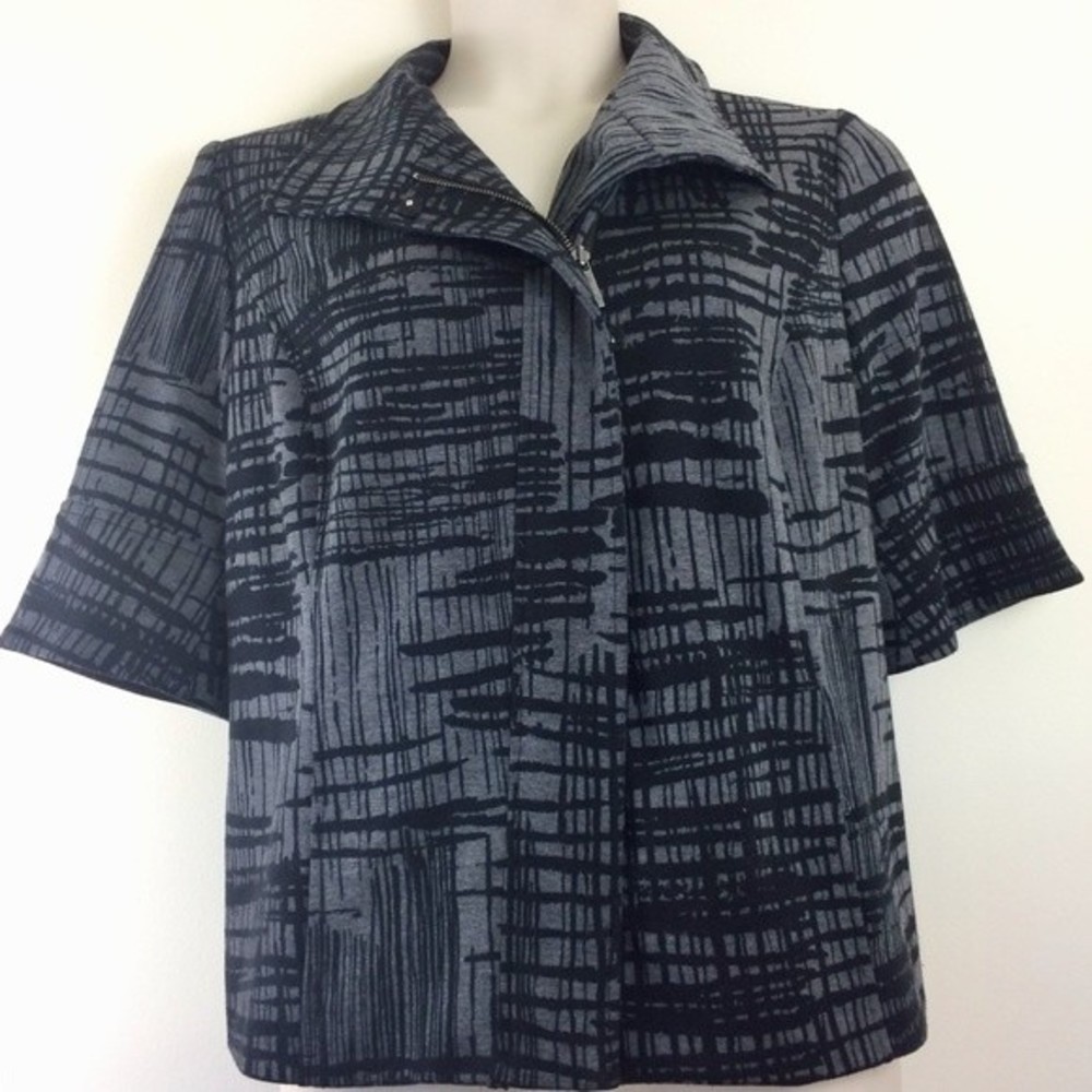 Kenneth Cole NY Zip Front Grey Black Hatched Top